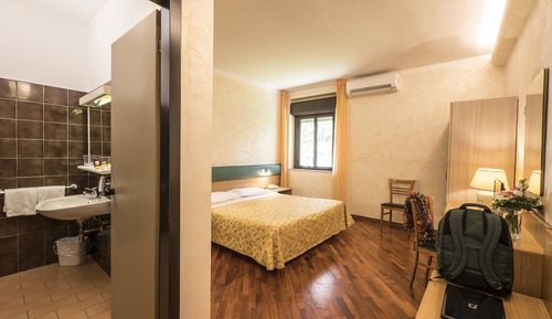 Habitación clásica con 1 cama doble o 2 individuales