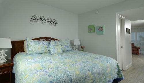 Habitación, 1 cama de matrimonio grande con sofá cama, balcón, frente al mar (2nd Floor, King)