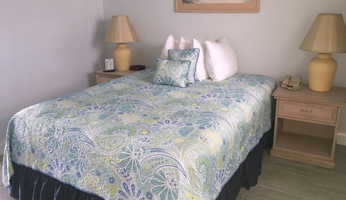 Habitación, 1 cama de matrimonio, patio, frente al mar (1st Floor)
