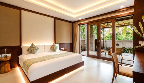 Habitación estándar con 1 cama doble o 2 individuales, vistas al jardín (Standard Suite)
