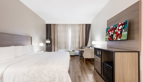 Habitación Premium, 1 cama de matrimonio grande (Upgraded Bedding & Snack, Smoke Free)
