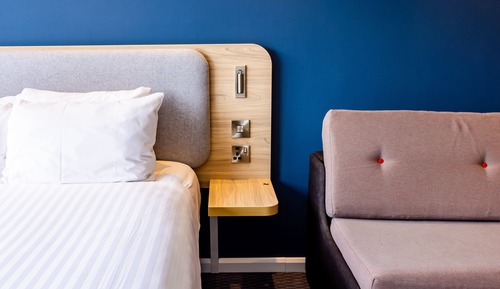 Habitación estándar, 1 cama de matrimonio con sofá cama (with Free Hot Breakfast)