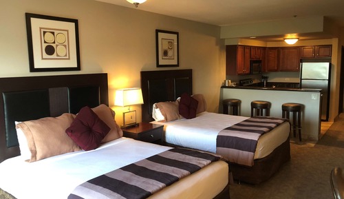 Executive Suite 2 Queen with Kitchen