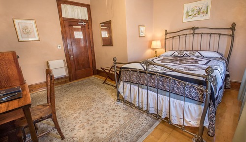 Suite estándar, 1 cama de matrimonio, frigorífico y microondas (Queen Efficiency Suite)