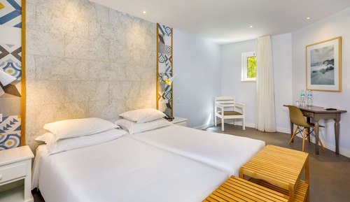 Habitación con 2 camas individuales (Large, 2 Adults)