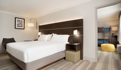 Suite, varias camas (Feature)