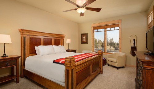 Habitación Deluxe, varias camas, bañera de hidromasaje (Two Bedroom Cabin w/ Hot Tub)