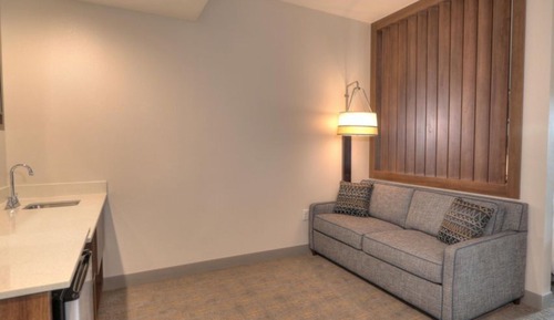 Suite, 1 habitación, balcón (Fireplace, Parkway View)