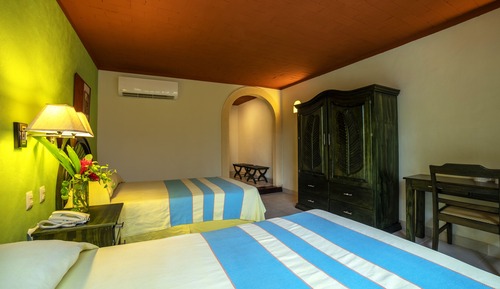 Habitación estándar doble, vistas al jardín, junto a la piscina