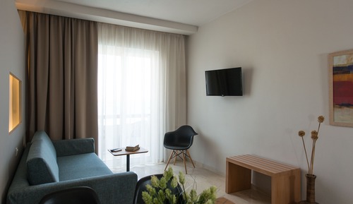 Suite (Entrance)