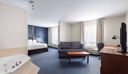 Upgraded, Suite, 1 cama de matrimonio grande con sofá cama