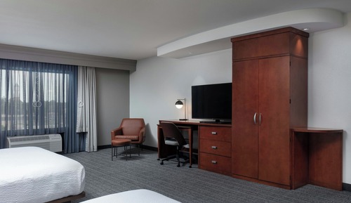 Habitación, varias camas, no fumadores (Mobility/Hearing Accessible, Tub)