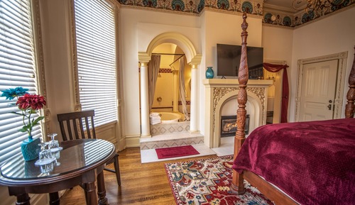 Suite (The Anniversary Inn)