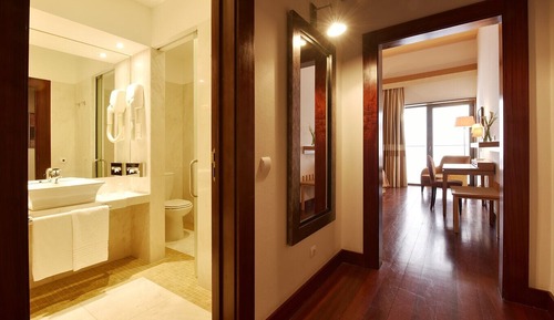 Habitación superior con 1 cama doble o 2 individuales