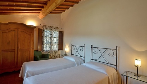 Villa familiar, 3 habitaciones, cocina, en la zona del jardín (Falco)