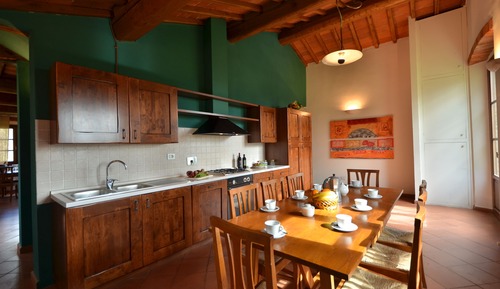 Villa de lujo, 4 habitaciones, cocina, en la zona del jardín (Capriolo)
