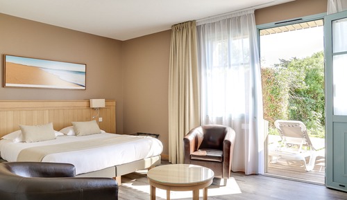 Habitación doble, terraza, vistas al jardín (Privilège)