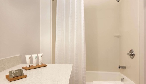 Suite, 1 cama de matrimonio grande, accesible para personas con discapacidad (Non Smoking)