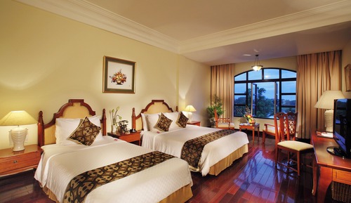 Habitación triple Premium, vistas a la ciudad