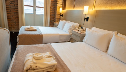 Suite exclusiva, varias camas, cocina, planta ejecutiva