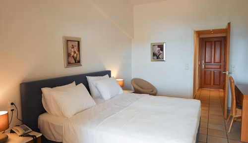 Habitación estándar con 1 cama doble o 2 individuales, vistas al mar