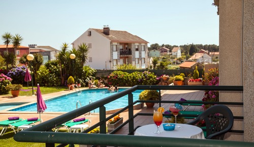 Habitación estándar, varias camas, vistas a la piscina