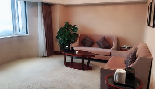 Executive Lake-view Suite