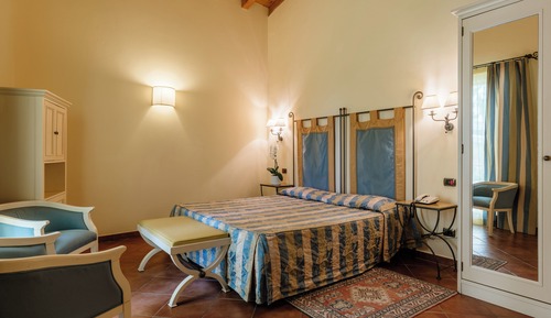 Superior Room with patio and lake view - Annex building