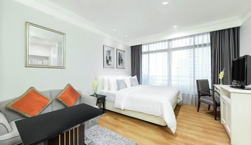 Deluxe King Room