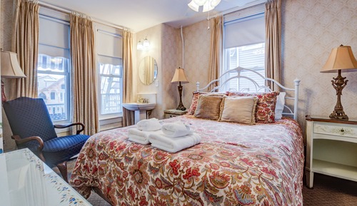 Queen Room