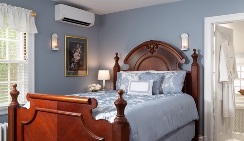 Room #6 - Jennifer, 1 Queen Bed, not pet friendly