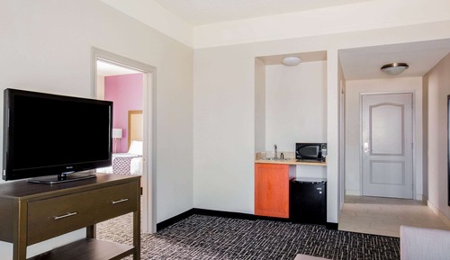 Suite Deluxe, 1 cama de matrimonio grande, no fumadores (Mobility Accessible, Family)