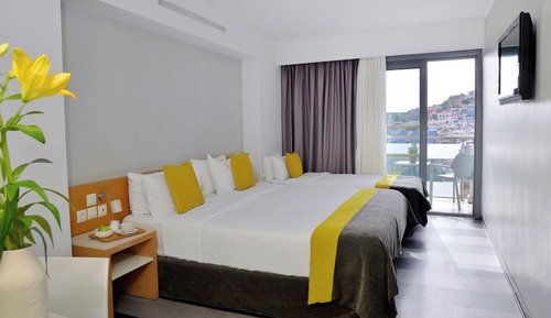 Habitación triple estándar, vistas a la ciudad