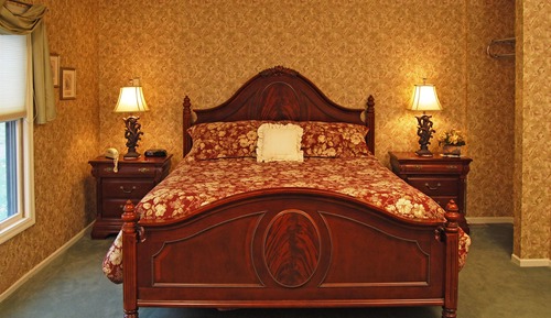 Deluxe Room, 1 King Bed, Non Smoking, Jetted Tub (1st Floor)