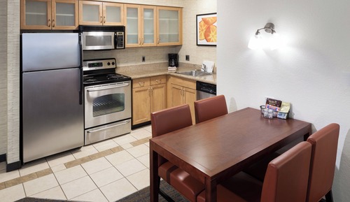 Suite, 2 habitaciones, no fumadores (Mobility/Hearing Access, Roll-in Shwr)