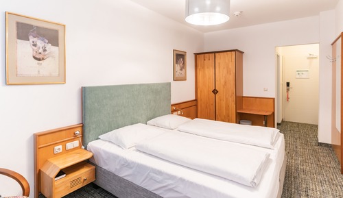 Habitación estándar con 1 cama doble o 2 individuales