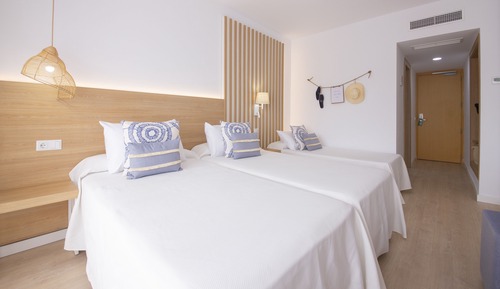 Habitación Triple, vista Mar, 2 Adultos + 1 Niño