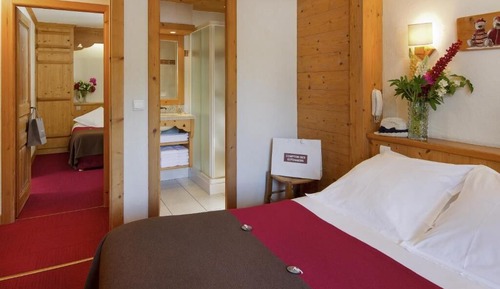 Habitación doble, balcón, vistas a la montaña