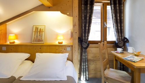 Habitación doble (mansardée ou non avec fenêtre)