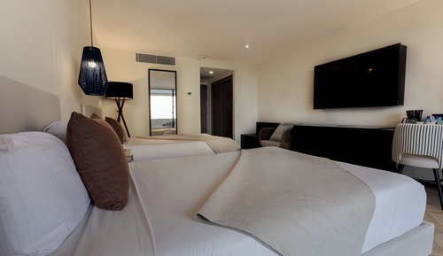 Deluxe Executive City View with Balcony