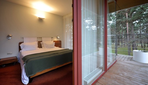 Suite familiar (Detached building)
