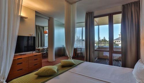 Suite Deluxe (Luxury Building)