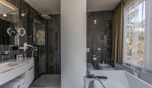 Suite Deluxe (Design Building)