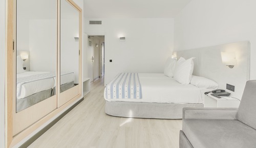 Habitación familiar (2 Adults + 3 Children)