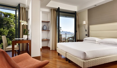 Habitación Deluxe, vistas parciales al mar