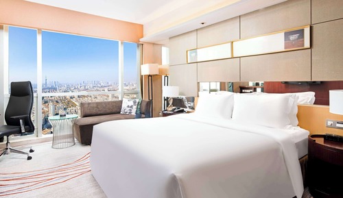 Habitación superior, 1 cama de matrimonio grande, vistas a la ciudad