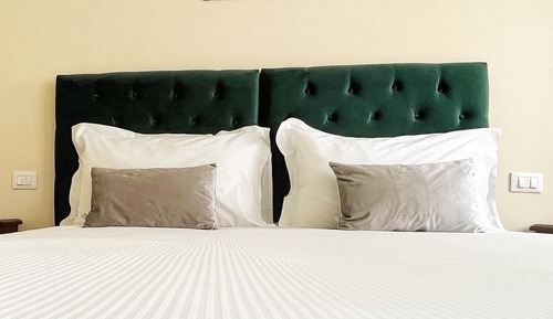 Habitación estándar con 1 cama doble o 2 individuales, no fumadores, baño privado
