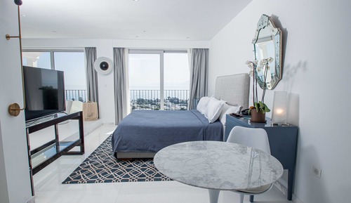 Suite sénior, vistas al mar