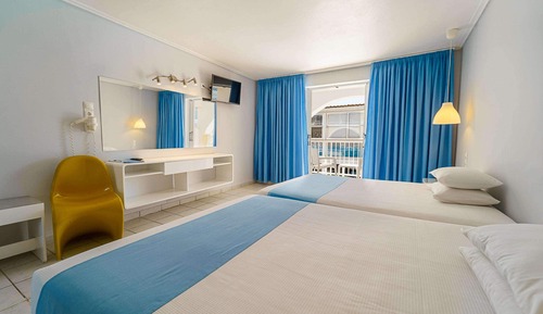 Family Room, 1 Bedroom