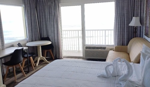 Habitación Deluxe, 2 camas de matrimonio, cocina básica, frente al mar
